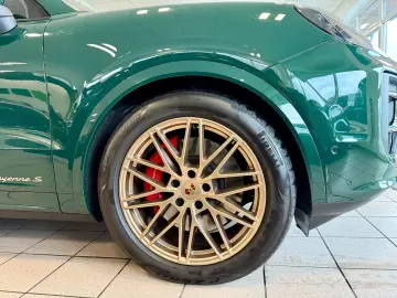 PORSCHE Cayenne S PTS Luftfederung AHK InnoDrive PDCC