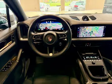 PORSCHE Cayenne S PTS Luftfederung AHK InnoDrive PDCC