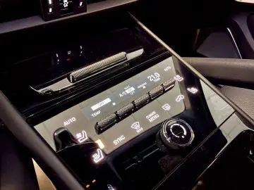 PORSCHE Cayenne S PTS Luftfederung AHK InnoDrive PDCC