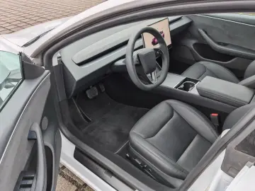 Tesla Model 3 Standard RWD Plus Fab-10.2024 autonomie 513 km