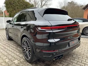 PORSCHE Cayenne Coupe Black Edition