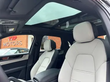 PORSCHE Cayenne Coupe Black Edition