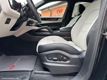 PORSCHE Cayenne Coupe Black Edition