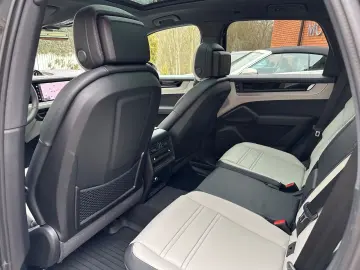 PORSCHE Cayenne Coupe Black Edition