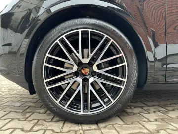 PORSCHE Cayenne Coupe Black Edition