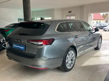 SKODA Superb 2.0 TSI Laurin&Klement 4x4 DSG Panorama M