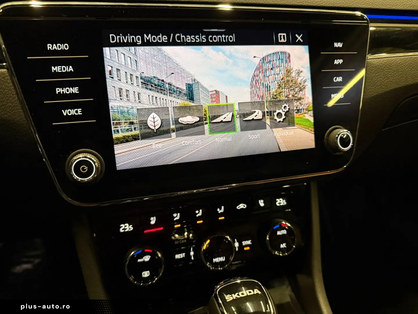 SKODA Superb Combi L&K  19Zoll LEDER Braun SitzKlima