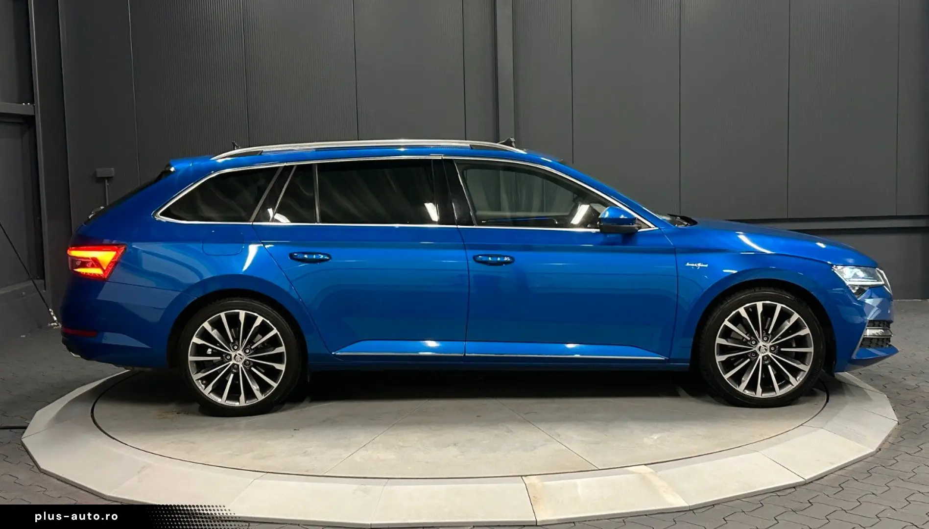 SKODA Superb Combi L&K 4x4  19Zoll PANORAMA Standhzg