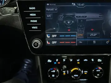 SKODA Superb Combi L&K 4x4  19Zoll PANORAMA Standhzg