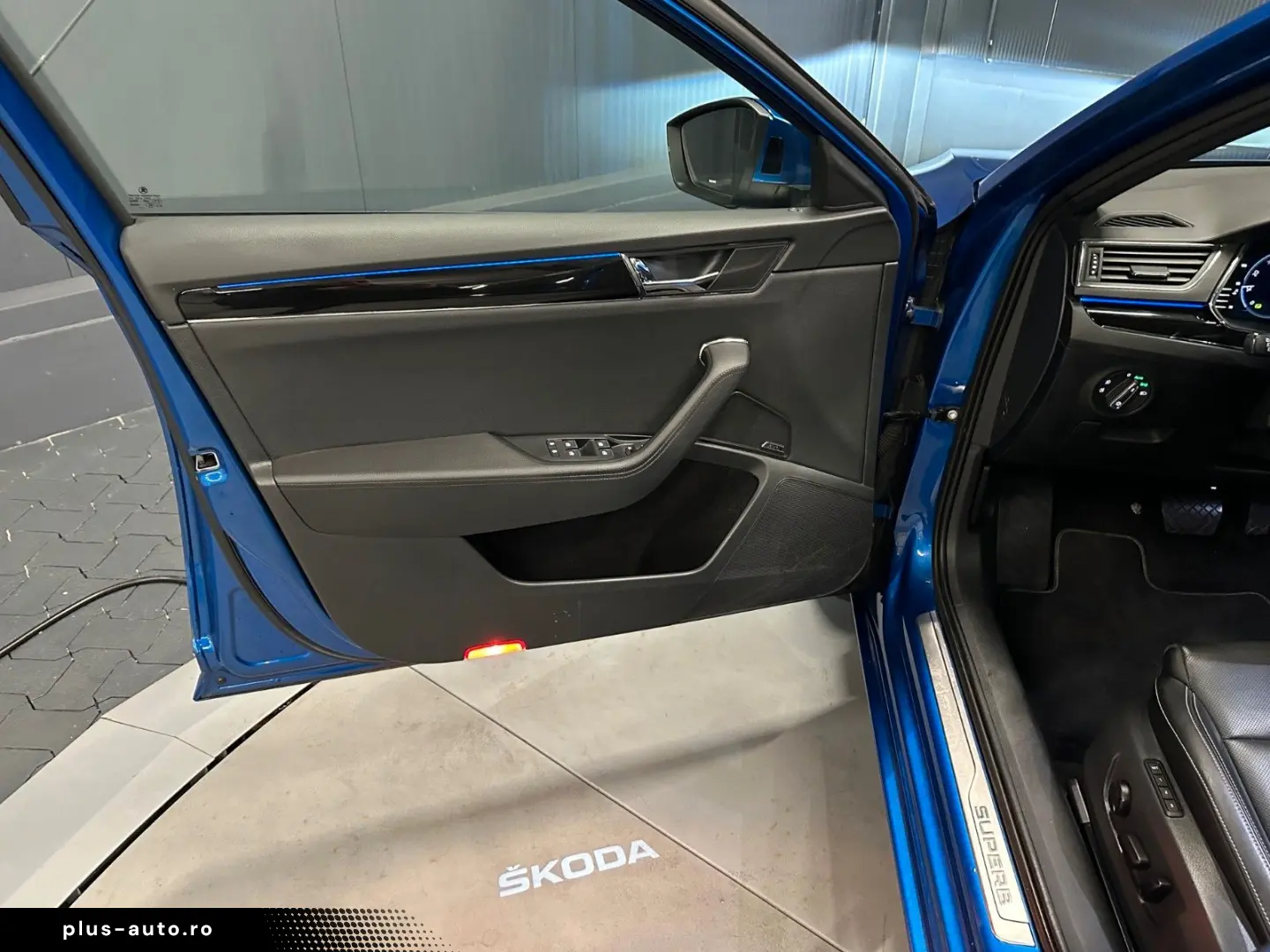 SKODA Superb Combi L&K 4x4  19Zoll PANORAMA Standhzg