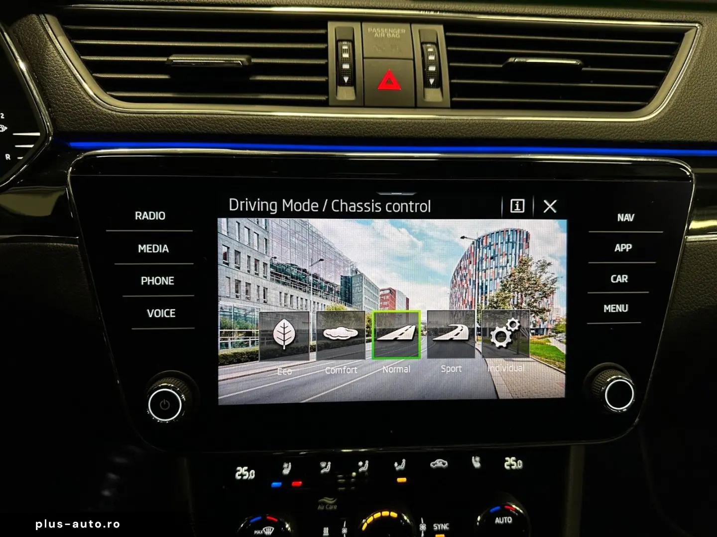 SKODA Superb Combi L&K 4x4  19Zoll PANORAMA Standhzg