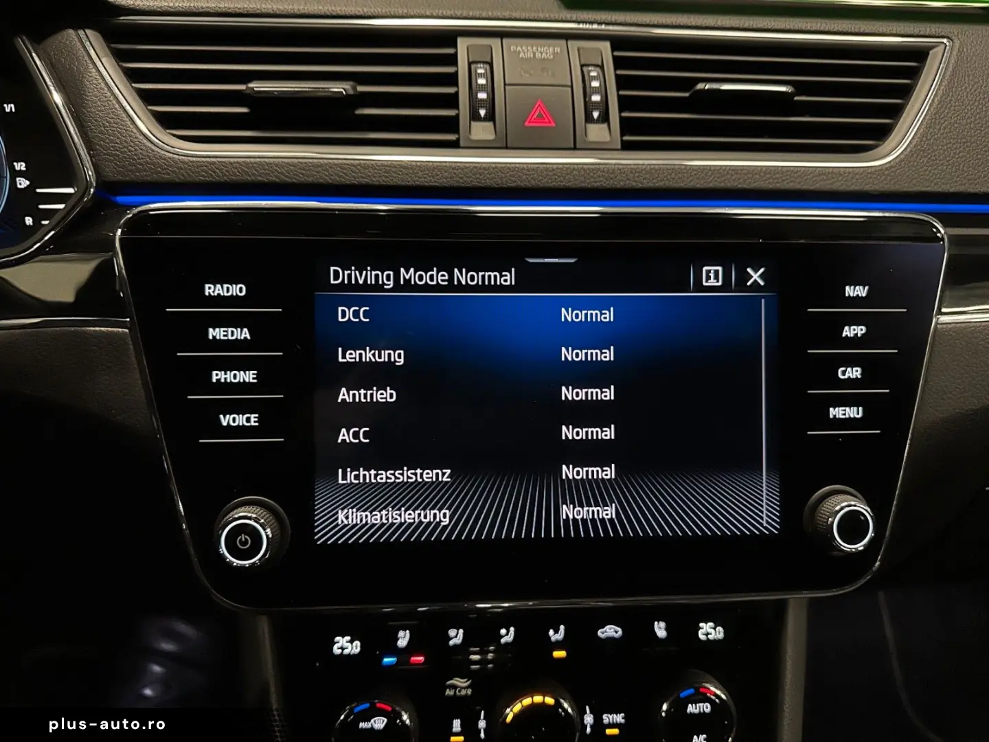 SKODA Superb Combi L&K 4x4  19Zoll PANORAMA Standhzg