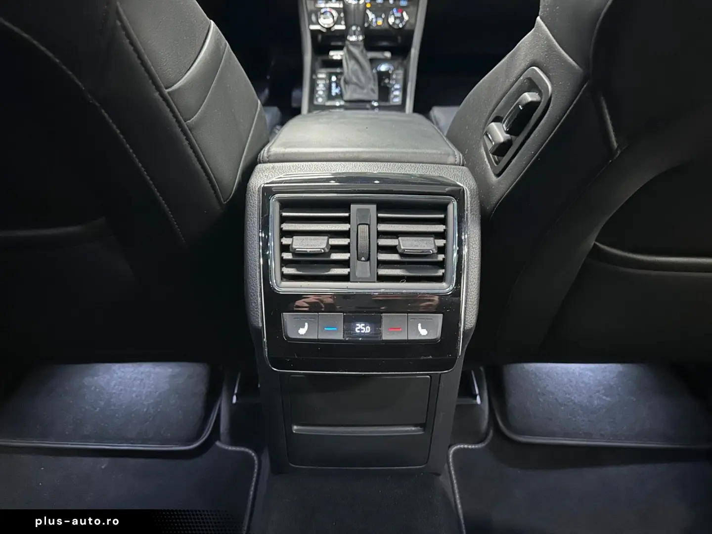 SKODA Superb Combi L&K 4x4  19Zoll PANORAMA Standhzg