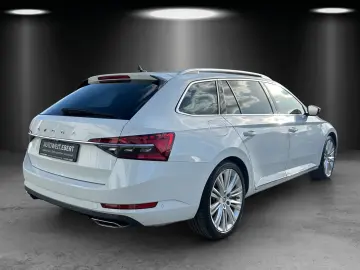 SKODA Superb Combi 2.0 TSI L&K 4x4 PANO-DA. KAMERA ACC
