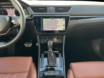 SKODA Superb Combi 2.0 TSI L&K 4x4 PANO-DA. KAMERA ACC