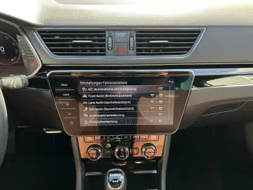 SKODA Superb Combi 2.0 TSI L&K 4x4 PANO-DA. KAMERA ACC