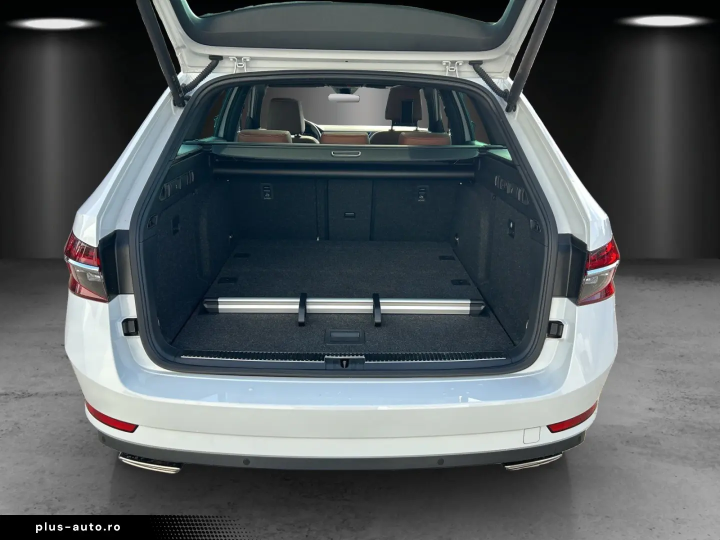 SKODA Superb Combi 2.0 TSI L&K 4x4 PANO-DA. KAMERA ACC