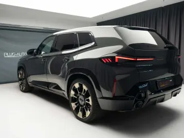 BMW XM - Iconig Glow - H&K - Massage