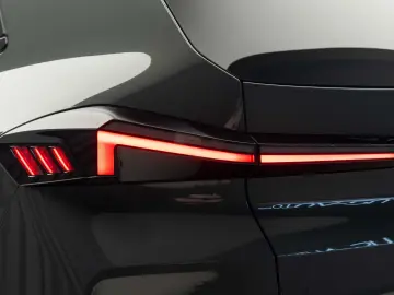 BMW XM - Iconig Glow - H&K - Massage