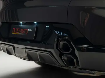 BMW XM - Iconig Glow - H&K - Massage