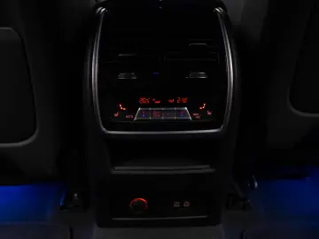 BMW XM - Iconig Glow - H&K - Massage