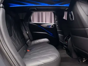 BMW XM - Iconig Glow - H&K - Massage