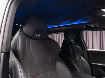 BMW XM - Iconig Glow - H&K - Massage