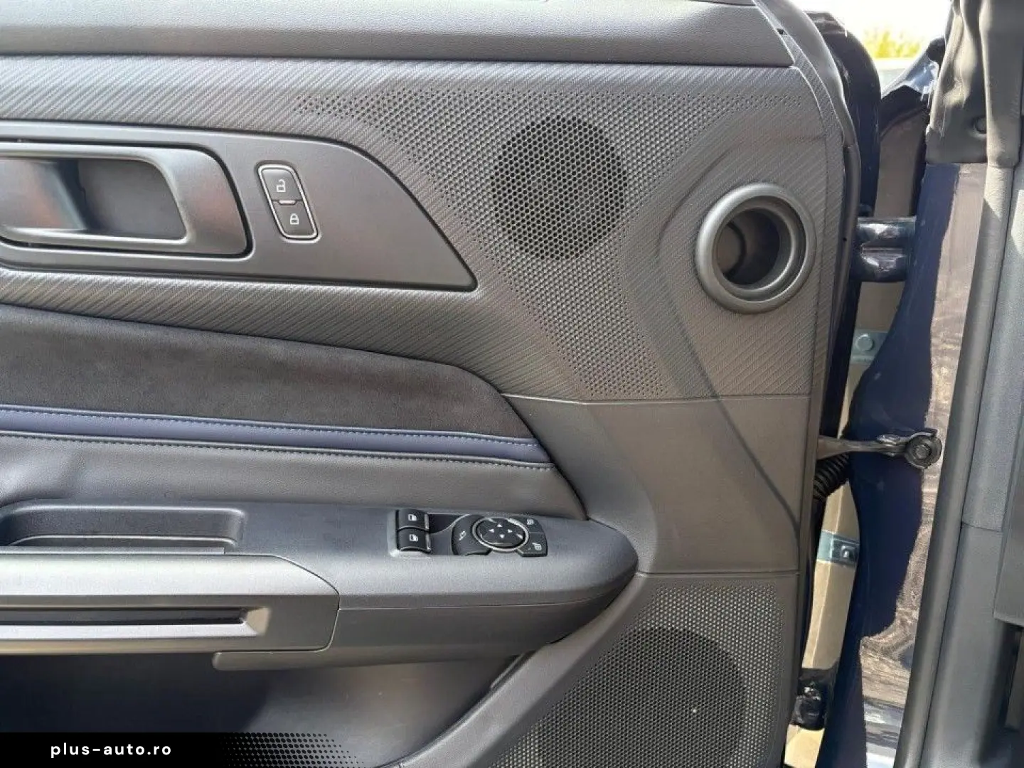 Ford Mustang 2024 - via workleto.com