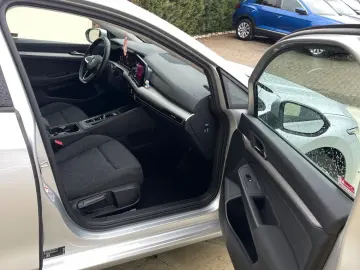 Volkswagen Golf Gen-Viii-2020