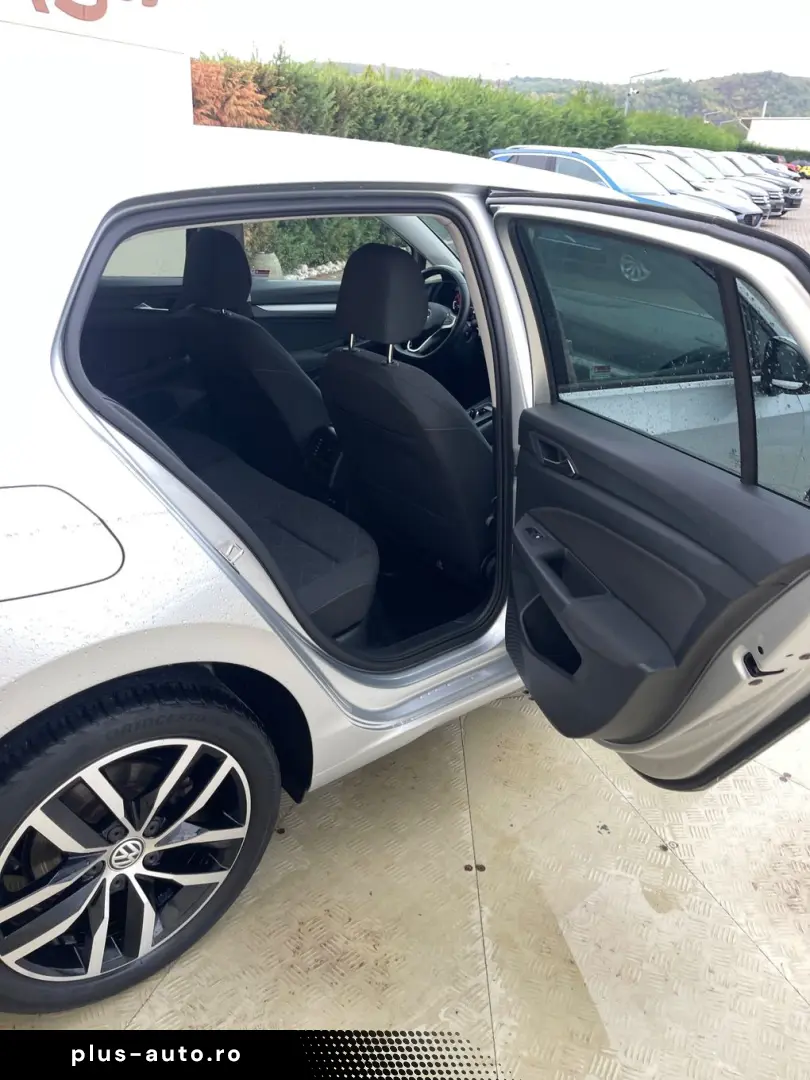 Volkswagen Golf Gen-Viii-2020