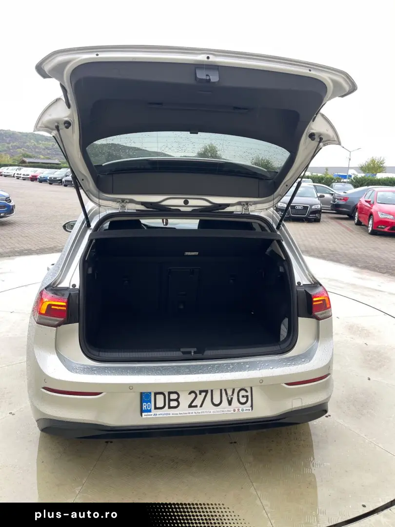 Volkswagen Golf Gen-Viii-2020