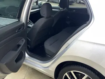 Volkswagen Golf Gen-Viii-2020