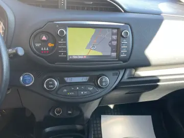 Toyota Yaris 1.5VVT  100CP Front Assist  Camera  Navi Scaune