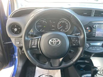 Toyota Yaris 1.5VVT  100CP Front Assist  Camera  Navi Scaune