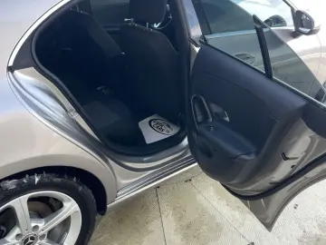 Mercedes-Benz Cla-180 Gen-C118-2019