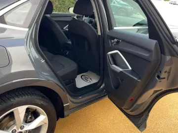 Audi Q3 SPORTBACK  35TFSI  150CP  Matrix  Cockpit  Navi  Car