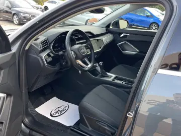 Audi Q3 SPORTBACK  35TFSI  150CP  Matrix  Cockpit  Navi  Car