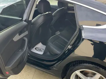 Audi A5 2.0TDI  150CP  S-Tronic  BI-Xenon  Navi  Piele  Pilo
