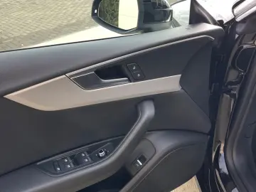 Audi A5 2.0TDI  150CP  S-Tronic  BI-Xenon  Navi  Piele  Pilo