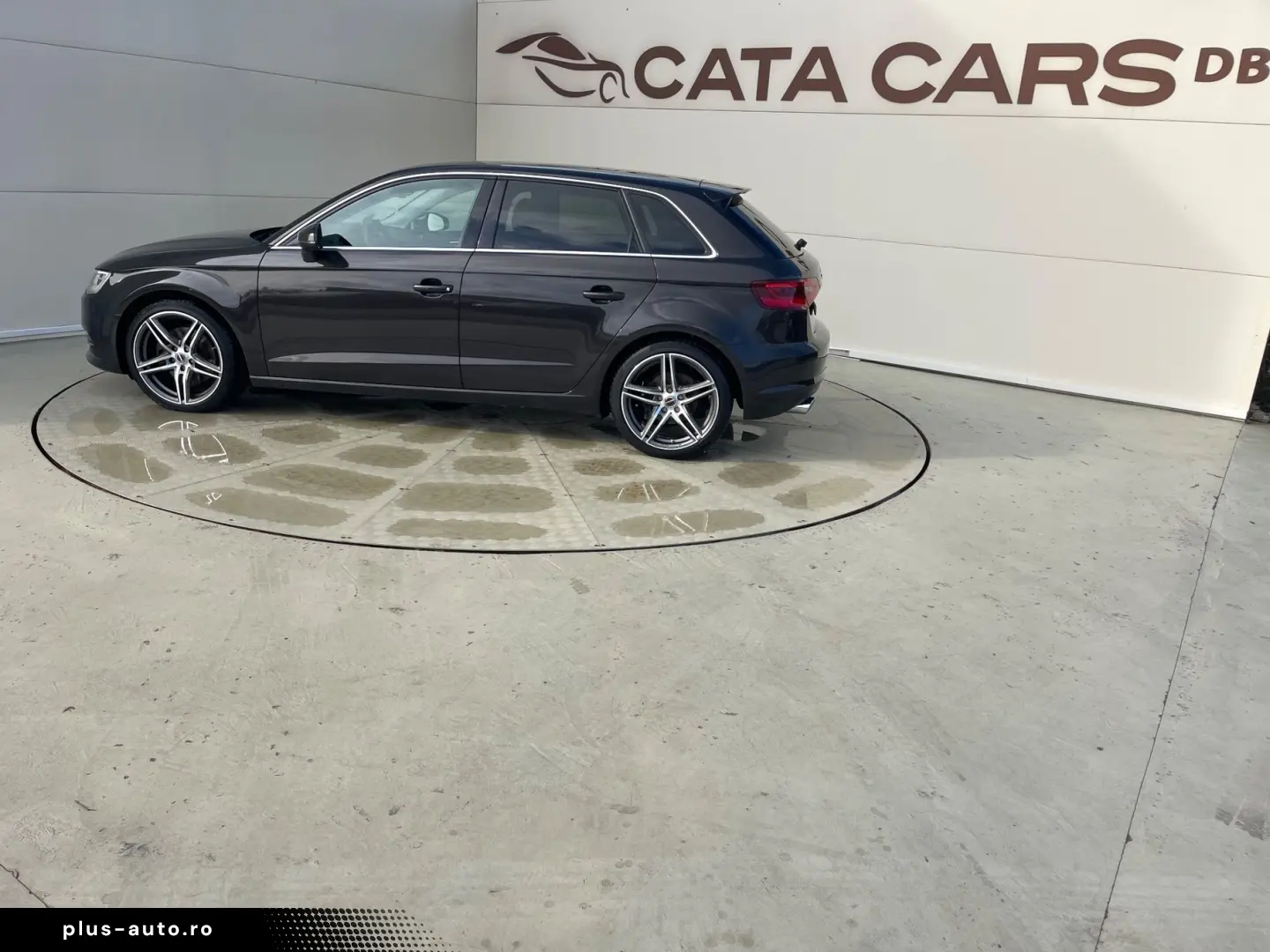 Audi A3 2.0TDI  184CP  Quattro  BI-Xenon  Comenzi volan  Pil
