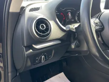 Audi A3 2.0TDI  184CP  Quattro  BI-Xenon  Comenzi volan  Pil