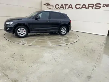 Audi Q5 2.0TDI  190CP  Quattro  BI-Xenon  Navi  Distronic  P