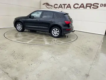 Audi Q5 2.0TDI  190CP  Quattro  BI-Xenon  Navi  Distronic  P