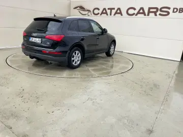 Audi Q5 2.0TDI  190CP  Quattro  BI-Xenon  Navi  Distronic  P