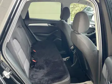 Audi Q5 2.0TDI  190CP  Quattro  BI-Xenon  Navi  Distronic  P