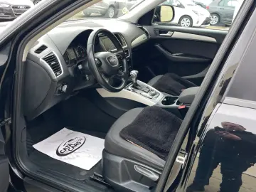 Audi Q5 2.0TDI  190CP  Quattro  BI-Xenon  Navi  Distronic  P