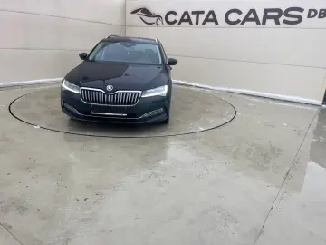 Skoda Superb 2.0TDI  DSG  LED  Distronic  Cockpit  Keyless