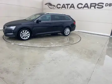 Skoda Superb 2.0TDI  DSG  LED  Distronic  Cockpit  Keyless