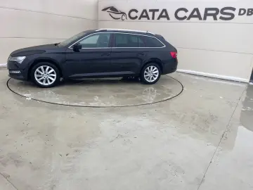 Skoda Superb 2.0TDI  DSG  LED  Distronic  Cockpit  Keyless