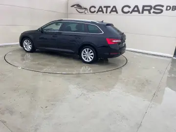 Skoda Superb 2.0TDI  DSG  LED  Distronic  Cockpit  Keyless